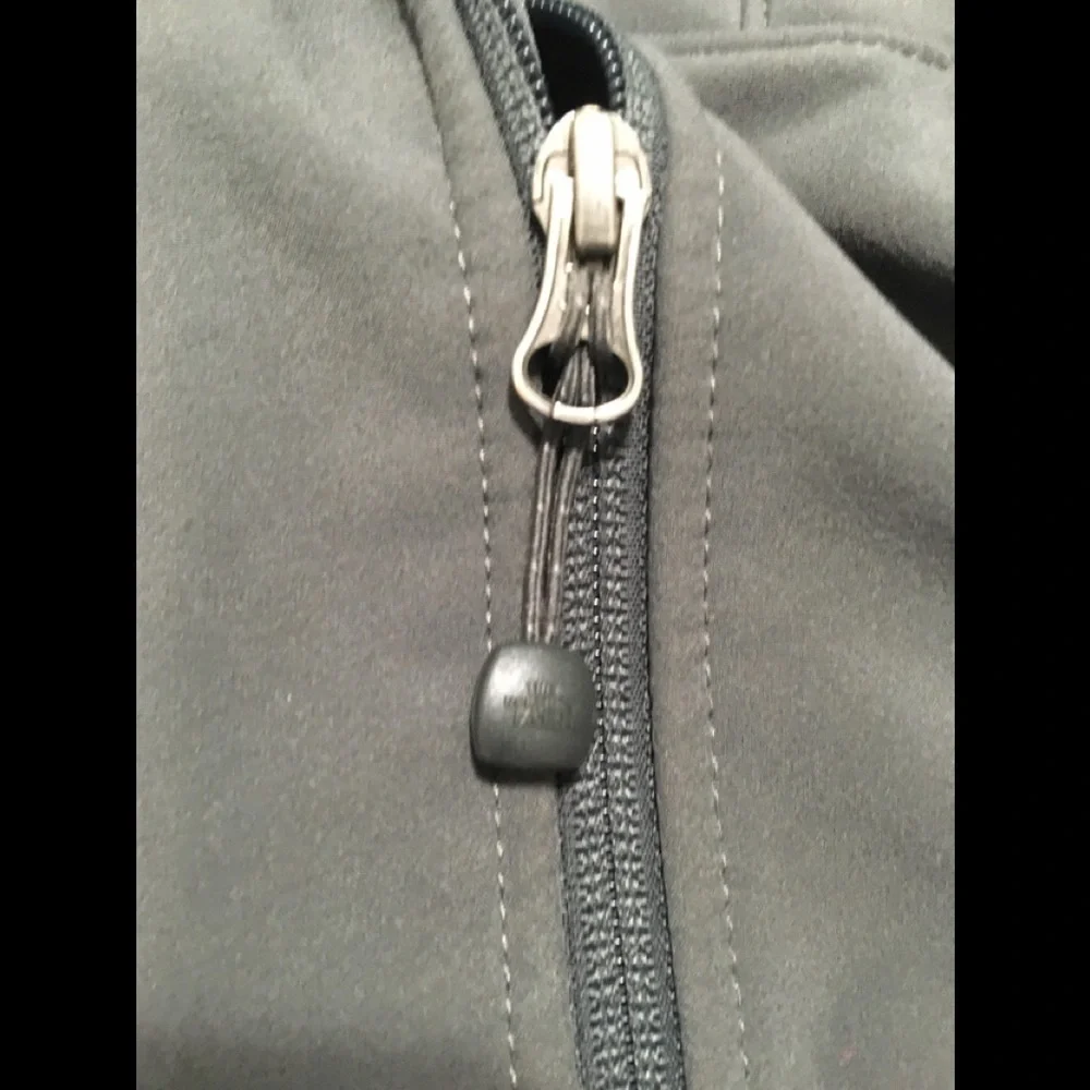 25. North Face Men’s Apex Bionic Doft Shell Jacket L